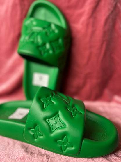 Slides (Size 8)